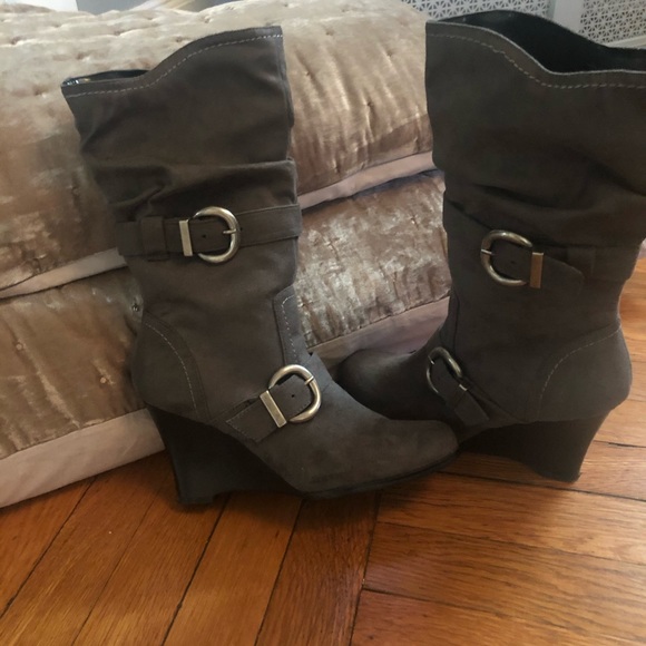 Ladies boots - Picture 2 of 2